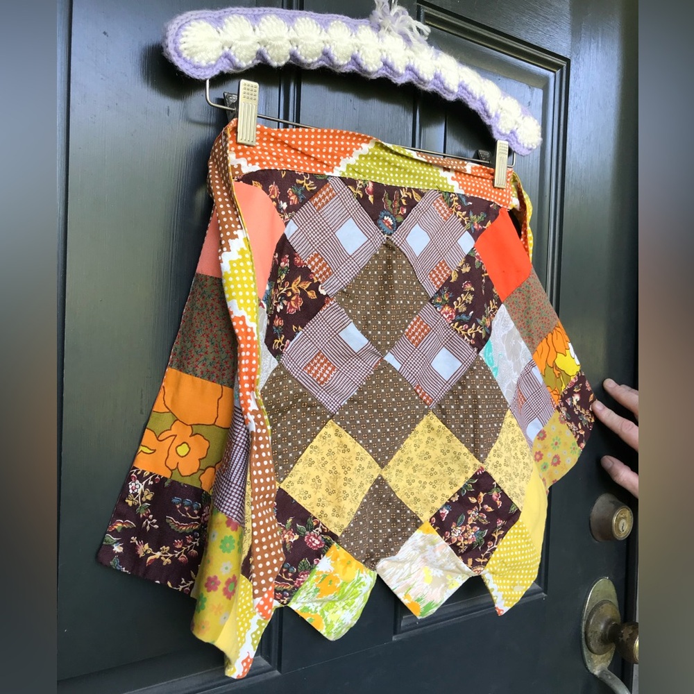 Vintage Small Patchwork Apron / Patchwork Quilt A… - image 3
